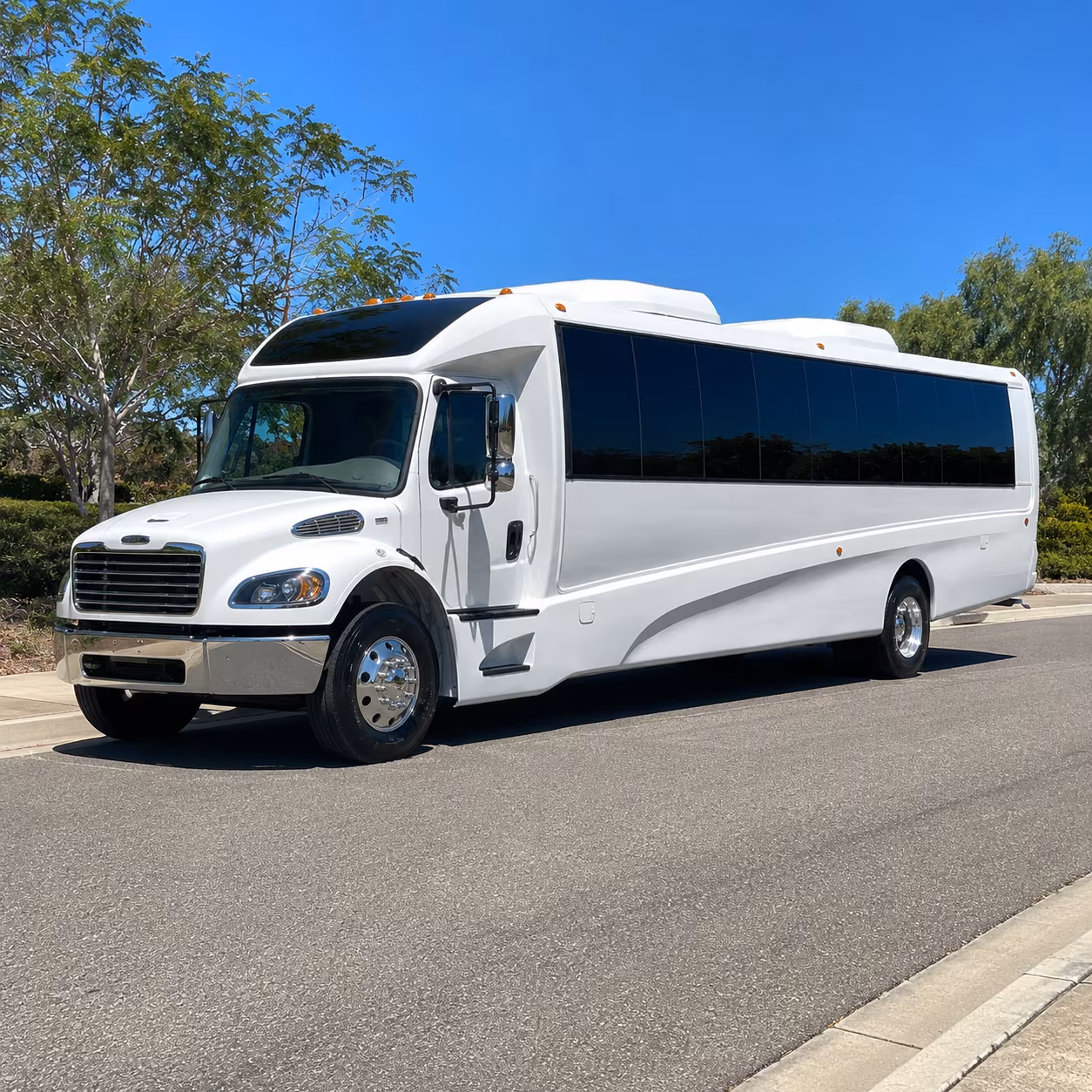 gainesville 30 passenger minibus