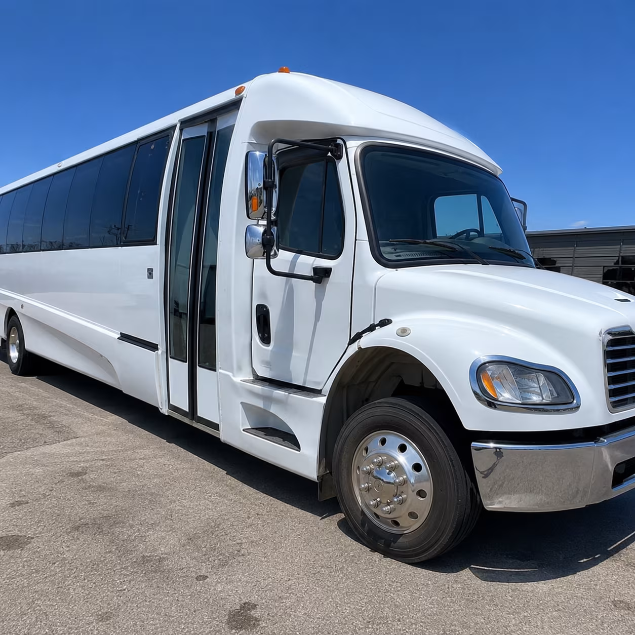 minibus rentals for smaller gainesville birthday dinners and night outs